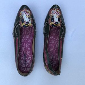 Woman’s size 8 Ed Hardy flats